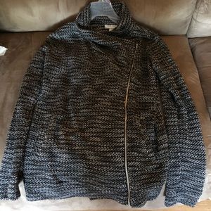 Lightweight maternity jacket